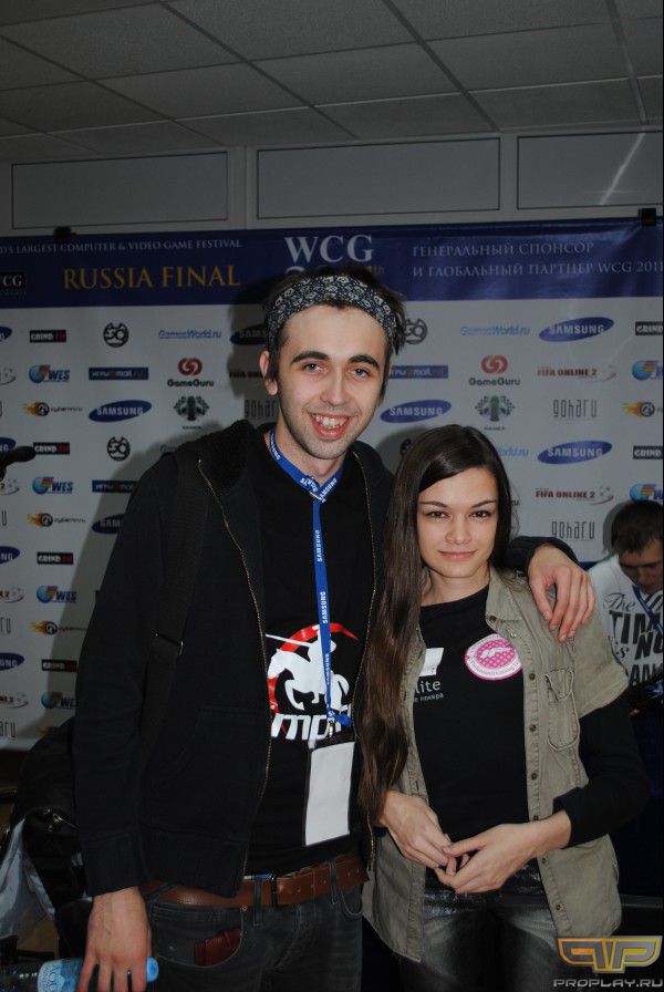 ho8ot � ������